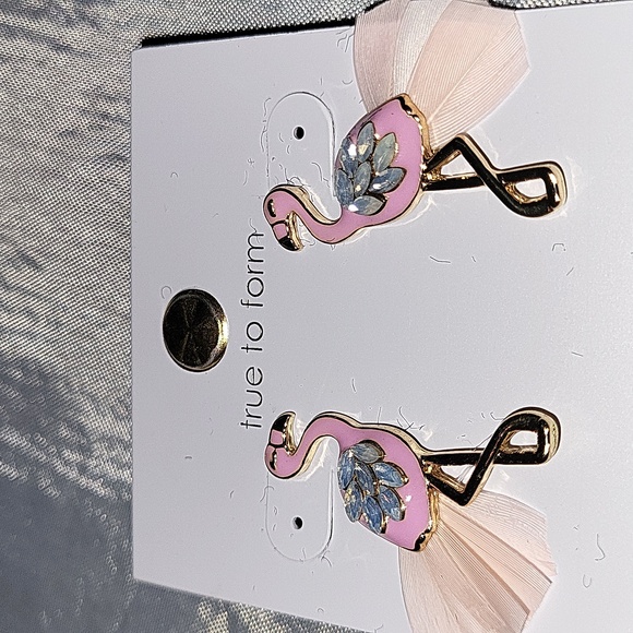 Pink Flamingo Earrings True To Form - Picture 1 of 2